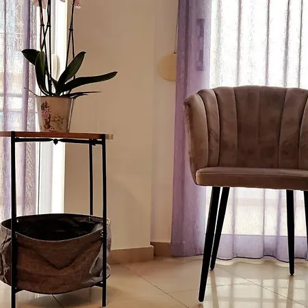 Purple Spot Apartment